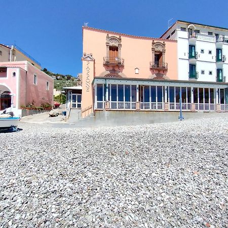 Hotel La Certosa มัสซาลูเบรนเซ ภายนอก รูปภาพ