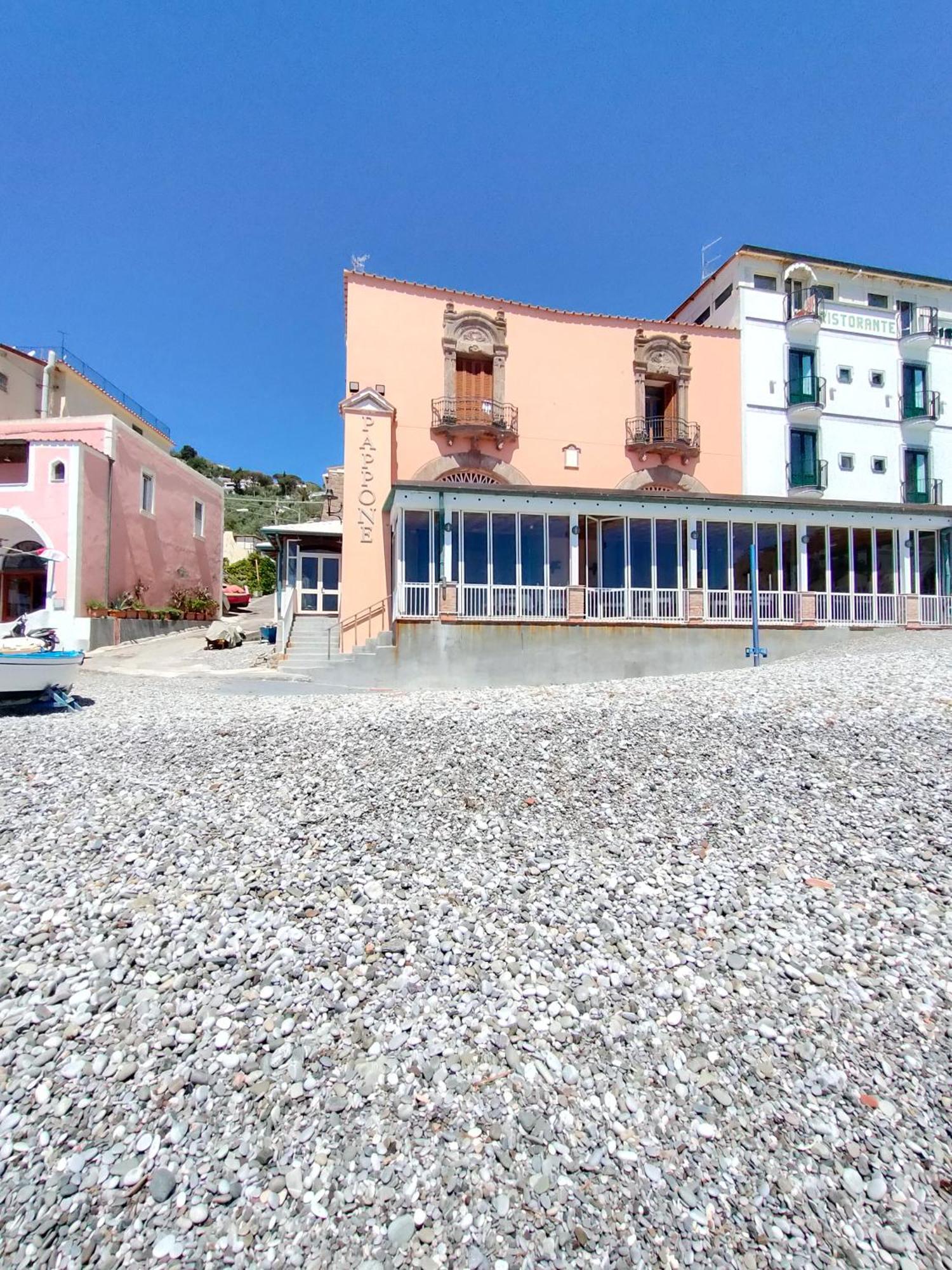 Hotel La Certosa มัสซาลูเบรนเซ ภายนอก รูปภาพ